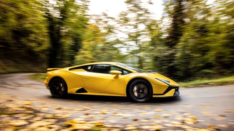 ท่องเทือกเขา Apennines สไตล์ลัมโบร์กินี (Lamborghini): ฉลองความสำเร็จ 25,000 คันของ Huracán