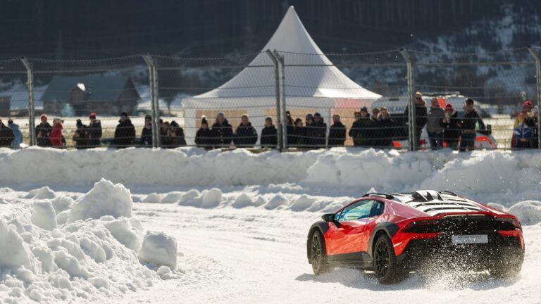 ลัมโบร์กินี (Lamborghini) เผยโฉมซูเปอร์คาร์สายลุย Huracán Sterrato พิชิตแทร็กน้ำแข็ง! โชว์สมรรถนะสุดเร้าใจในงาน F.A.T. Zell am See