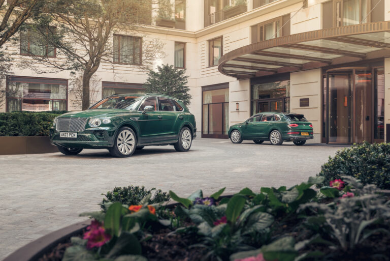 เบนท์ลีย์ – เพนนินซูล่า ลอนดอน (Bentley – Peninsula London) เปิดตัวรถยนต์รับส่งลูกค้าสุดหรู Bentayga Hybrid ดีไซน์พิเศษ
