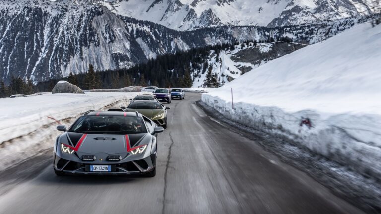 ลัมโบร์กินี (Lamborghini) พาตะลุยเทือกเขาแอลป์: สัมผัสฤดูหนาวสุดหรูที่กูร์เชฟเวล (Courchevel)
